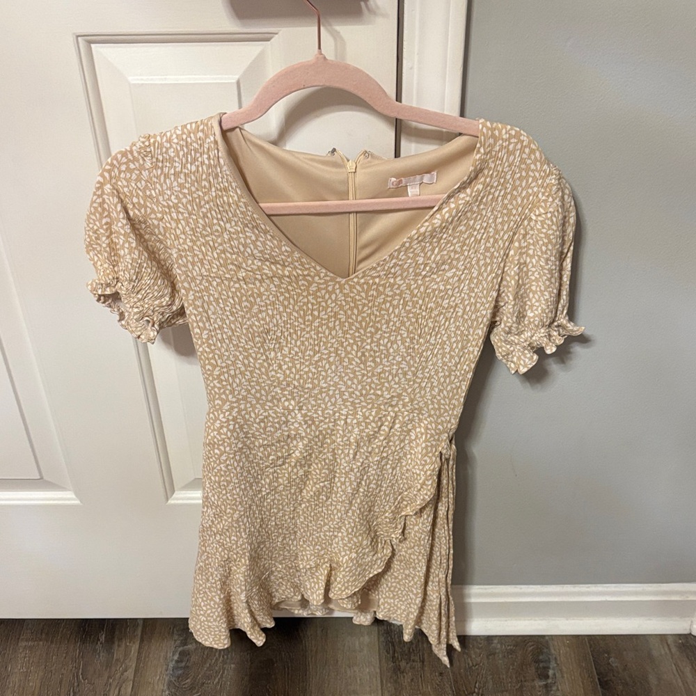 Giani Bernini Tan Patterned Blouse